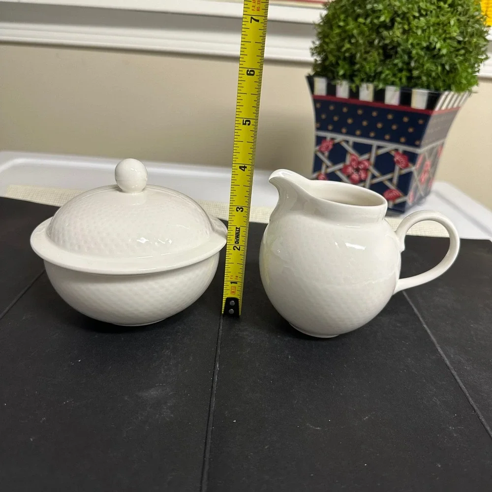 Villeroy & Boch Tipo White Creamer and Sugar Bowl w/ Lid‎ set Porcelain NEW